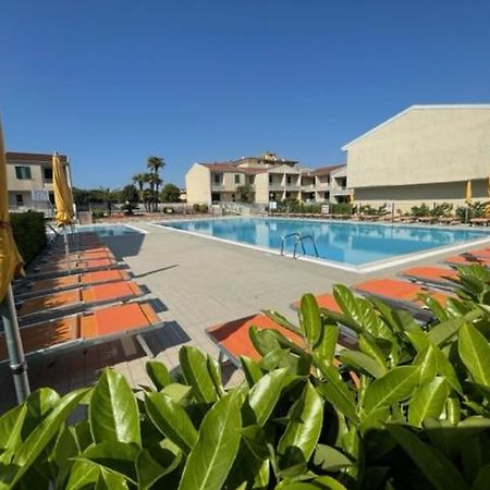 Apartament With Swimming Pool Apartment Caorle Bagian luar foto