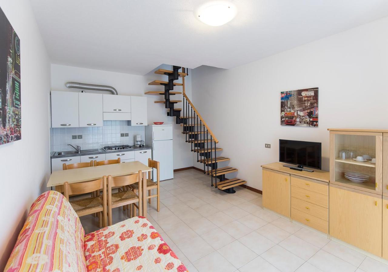 Apartament With Swimming Pool Apartment Caorle Bagian luar foto