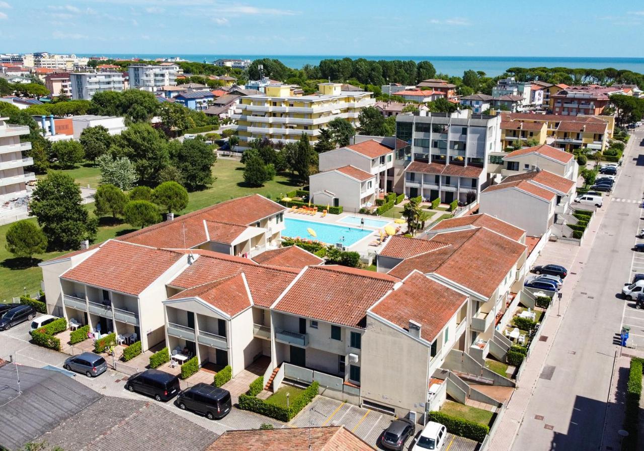 Apartament With Swimming Pool Apartment Caorle Bagian luar foto