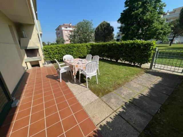 Apartament With Swimming Pool Apartment Caorle Bagian luar foto