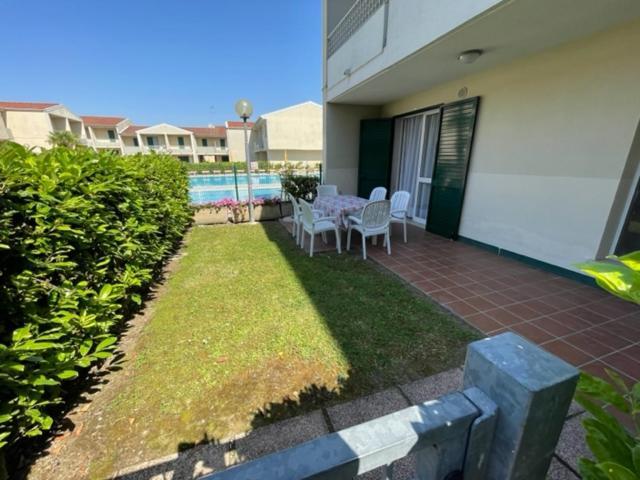 Apartament With Swimming Pool Apartment Caorle Bagian luar foto