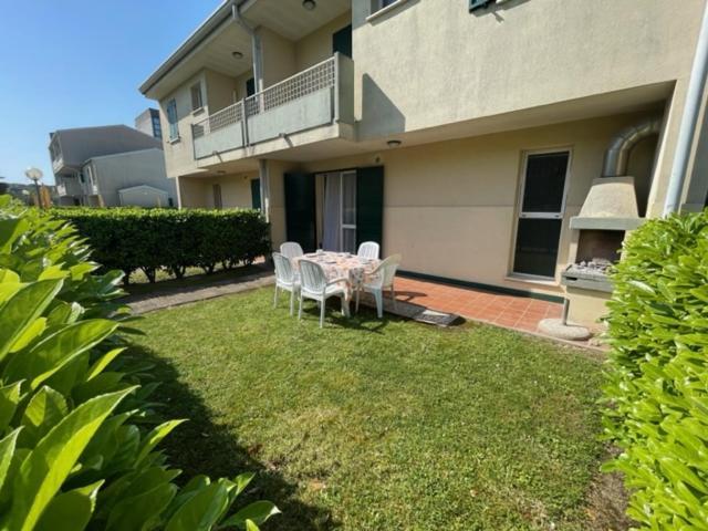 Apartament With Swimming Pool Apartment Caorle Bagian luar foto