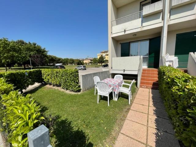 Apartament With Swimming Pool Apartment Caorle Bagian luar foto