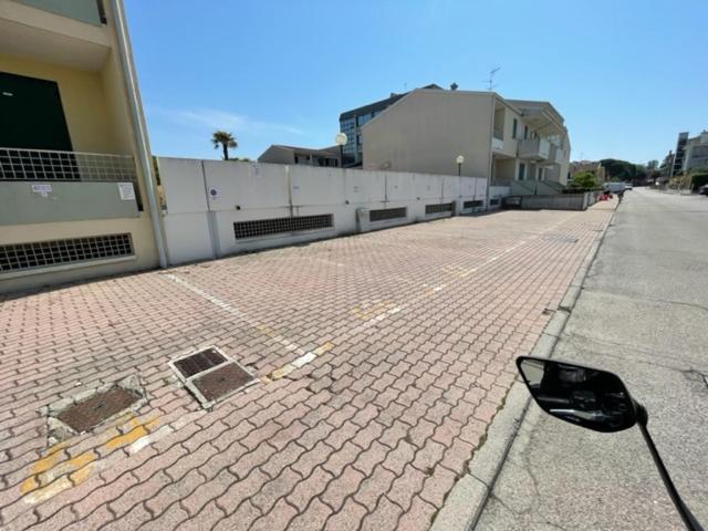 Apartament With Swimming Pool Apartment Caorle Bagian luar foto