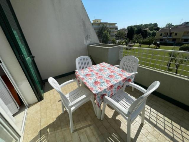Apartament With Swimming Pool Apartment Caorle Bagian luar foto